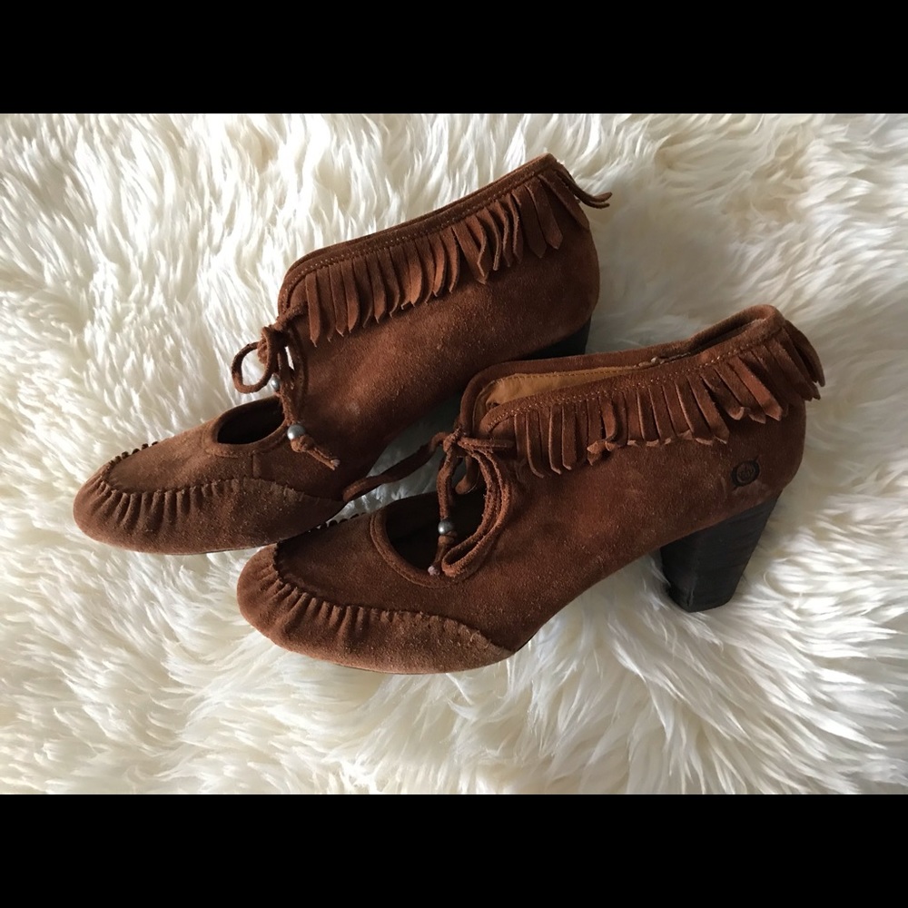 Born leather fringe pumps size 10